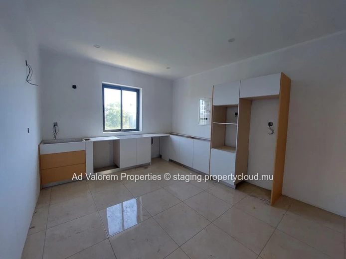 For Sale – Bright Penthouse with Panoramic Views in Grand Baie (Accessible to Foreign Buyers)