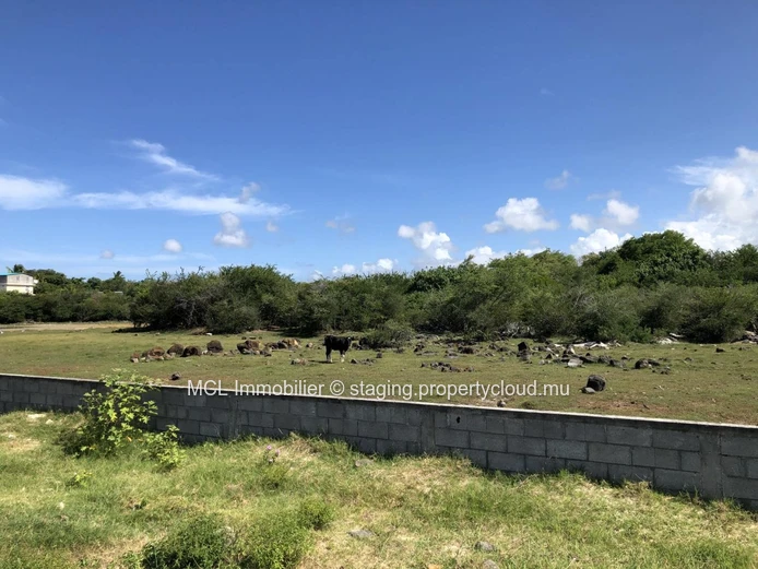 Residential land of 9,656m2 in Cap Malheureux