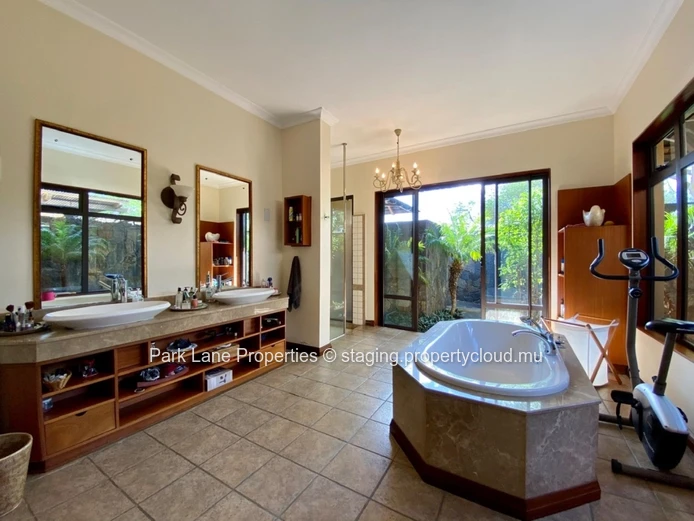 In Tamarin, high standard living in gated estate