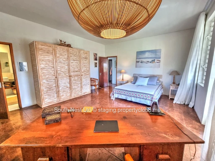  Beautiful House Off the Beaten Track! with 3 Bed,