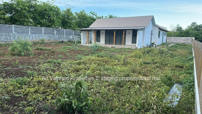 Exceptional 250 m² Villa on a Vast 1,347 m² Plot – La Tourelle View