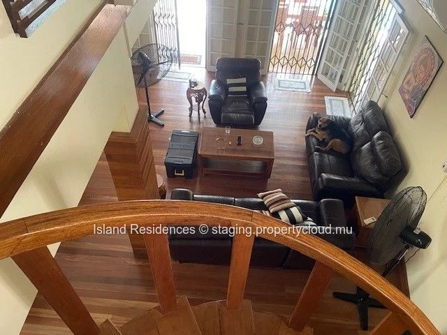 Fully furnished villa with 3 bedrooms, pool and parking within walking distance of Mon Choisy beach