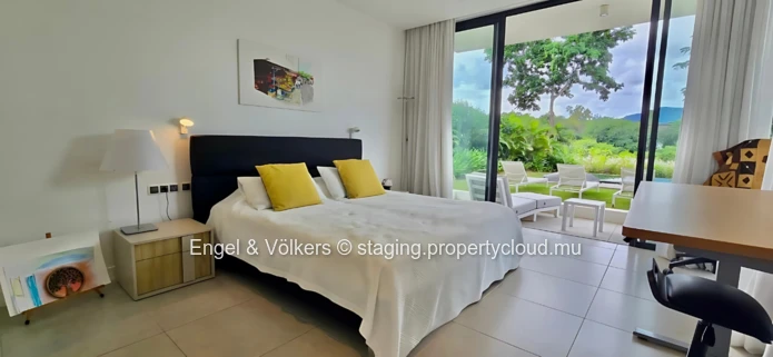 Secluded Island Lifestyle: Spacious Villa with Scenic Mountain Views