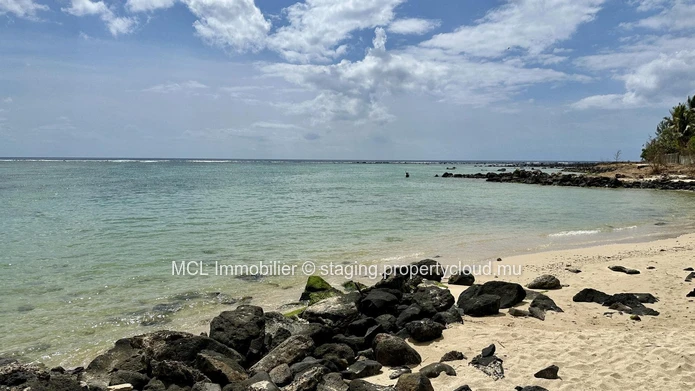 7 bedroom beachfront villa in Albion