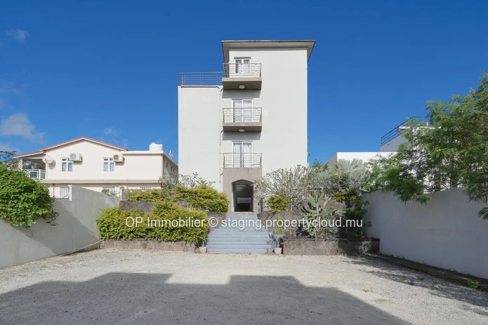 Apartment building for sale