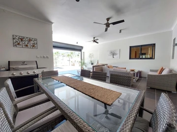 4 Bedroom Villa