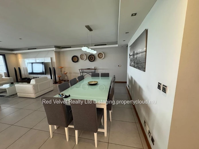 Penthouse en bord de mer à louer à Trou aux Biches | 3 chambres en suite | Grande terrasse