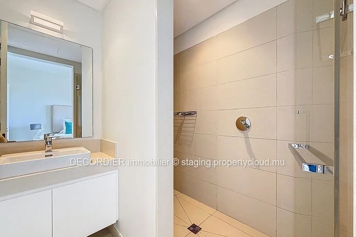 Penthouse - accès plage privée