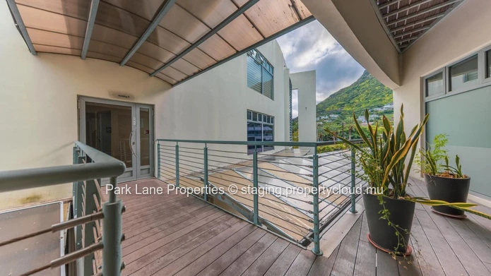 Commercial space ideally situated in the heart of Black River