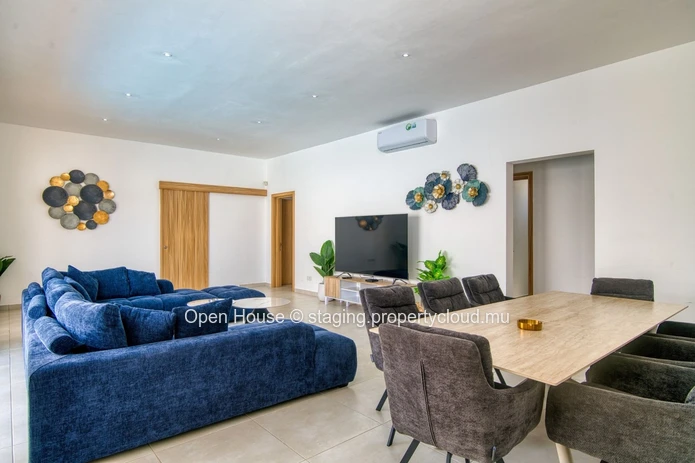 FOR SALE - Local market - fully furnished house - Grand Baie, 160m², land 380m², 5 bedrooms, private pool, parking, g...
