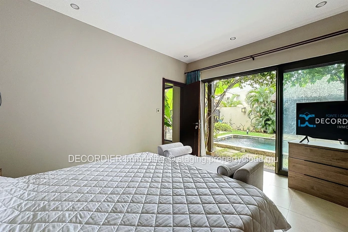 Villa contemporaine située dans une résidence sécurisée