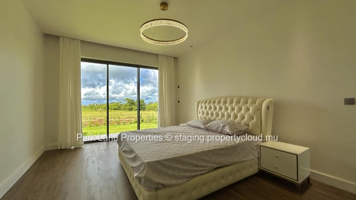 Elegant 3-Bedroom Villa for Rent in Golf Estate