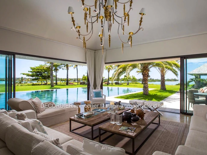 Contemporary single-storey villa accessible to foreigners