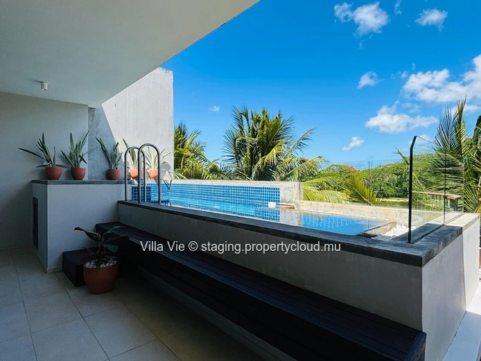 Mont Choisy - Beautiful 2-bedroom en-suite penthouse with private pool