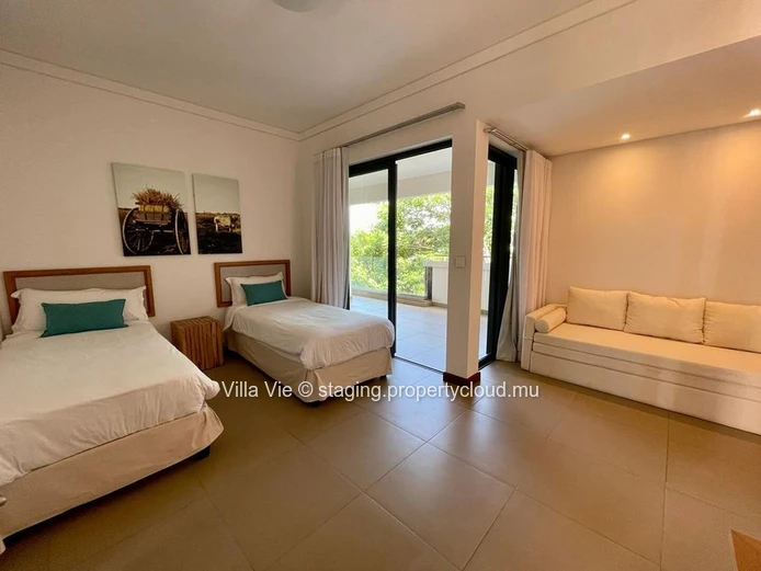 Haute Rive - Magnificent 4 bedroom penthouse on the beachfront