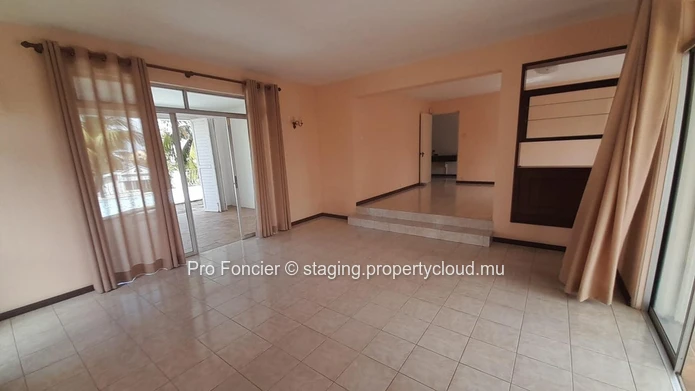 Maison à vendre à Pointe-Aux-Canonniers - Maison Familiale