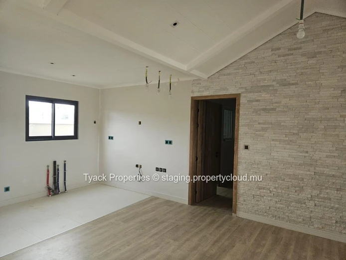 Elegant 2-Bedroom Villa with Pool & Office Space – Cap Malheureux