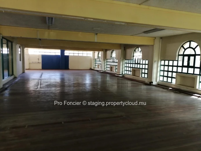 Bureau à Port Louis - Finitions de Qualité