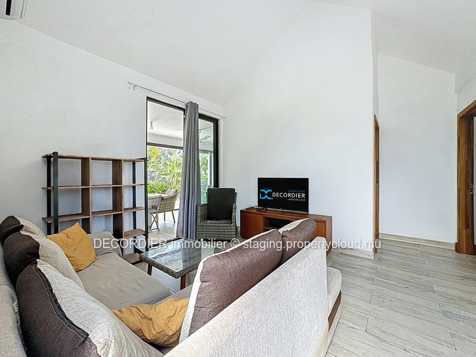 À vendre élégante maison de plain-pieds avec piscine