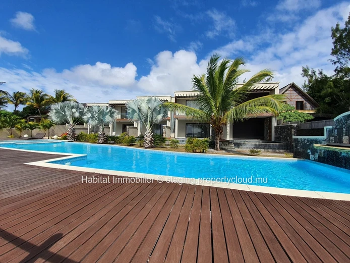 This wonderful residence located in Bain Bœuf offers a breathtaking view of the Coin de Mire and the northern lagoons