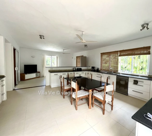Foret Daruty - Charmante villa de 4 chambres avec piscine et grand jardin