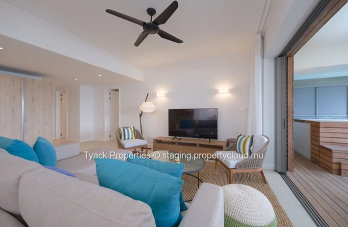 Apartment with Exceptional Lagoon Access