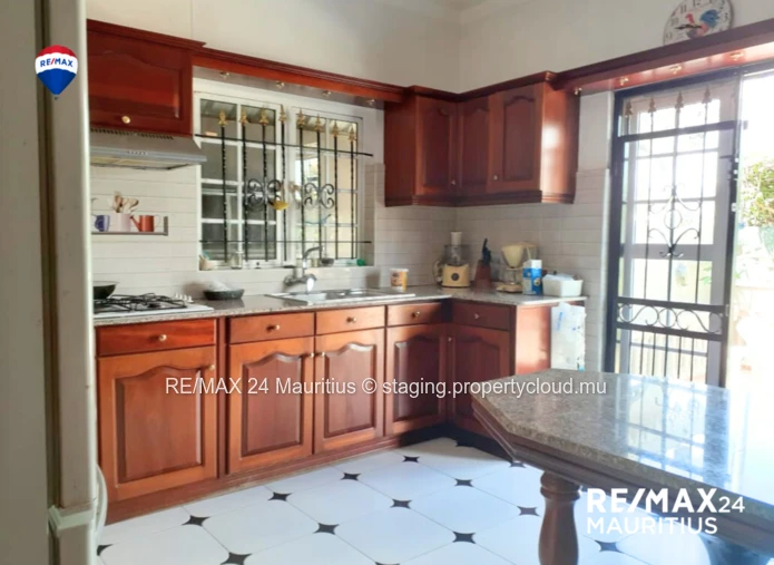 3 bedroom double story home with sea view