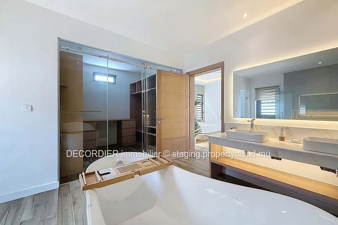 House for Sale – Pereybère