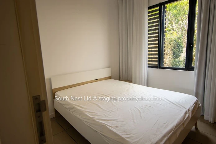 Furnished ground floor apartment with 3 bedrooms and garden 