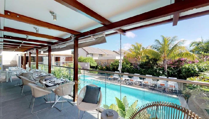 Villa PDS 181m², 3 chambres, piscine privée, proche bus et golf, meublée, climatisée, lumineuse.  à Rivière Noire.