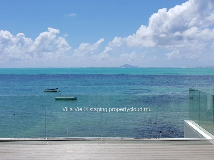 Roches Noires - 3-bedroom penthouse with sea view and Common swimming pool