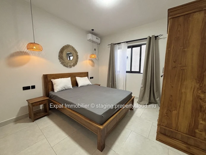 New villa with swimming pool and enclosed garage – Pereybère 