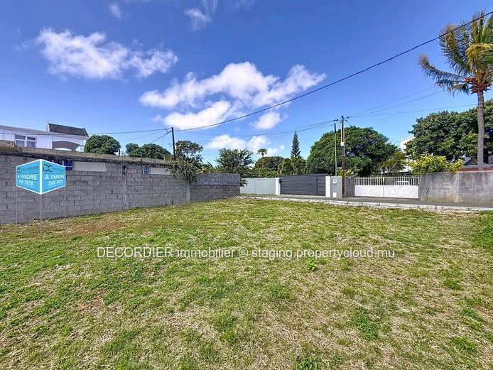 Residential land for sale – Petit Raffray