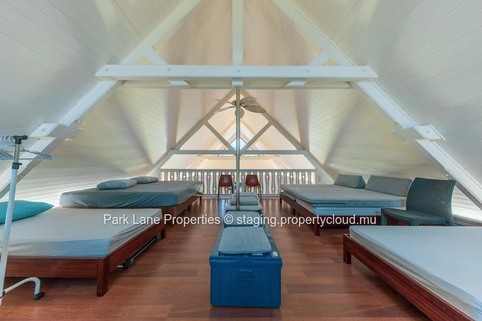 Sun-Kissed Charm: Luxurious Plantation Style Home with Resort Amenities in Albion, Mauritius