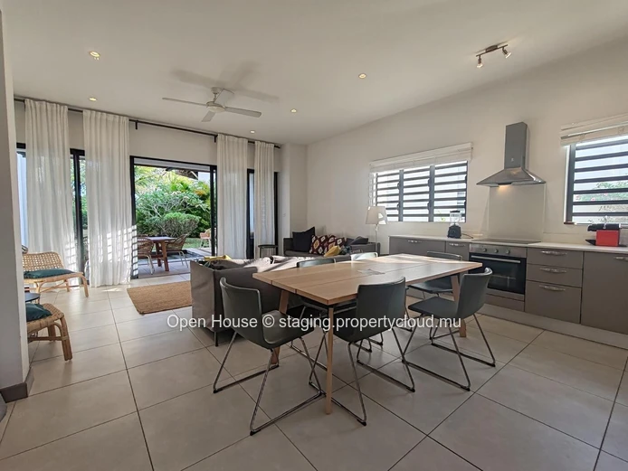 Townhouse/Duplex à vendre - Rivière Noire, secteur de Black River, 160m² habitables, 150m² terrain, 3 chambres, pisci...