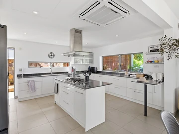 4 Bedroom Villa