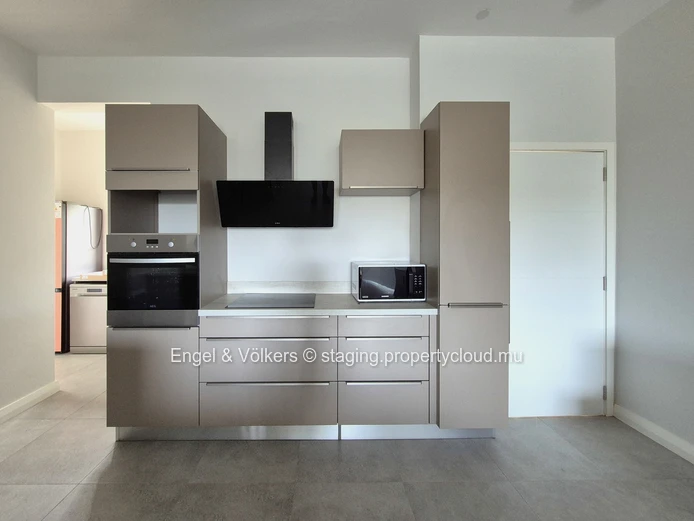 Modern first floor apartment for long term rent