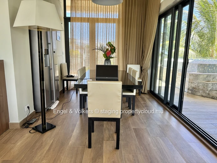 Magnificent 4-bedroom Penthouse, tastefully decorated and furnished with care.
