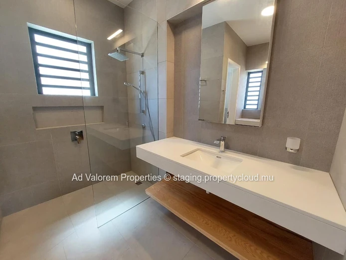 For Rent in Belle-Vue – Stunning 4-Bedroom Apartment – Brand New & Fully Furnished!