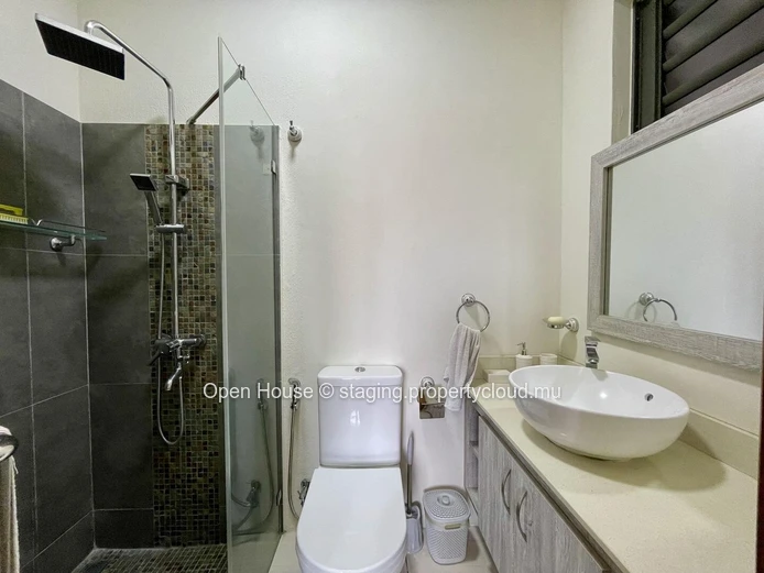 Appartement meublé 3 chambres à louer à Flic en Flac avec piscine