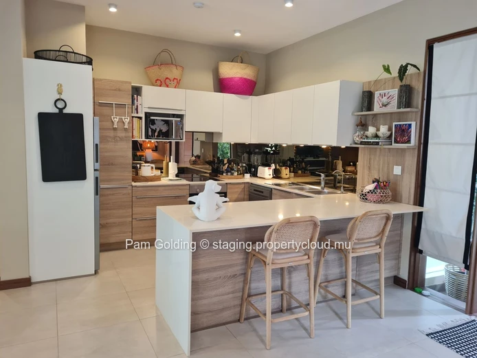 First-Floor 2-Bedroom Apartment in Pointe aux Canonniers, Mauritius – 204.84 m²