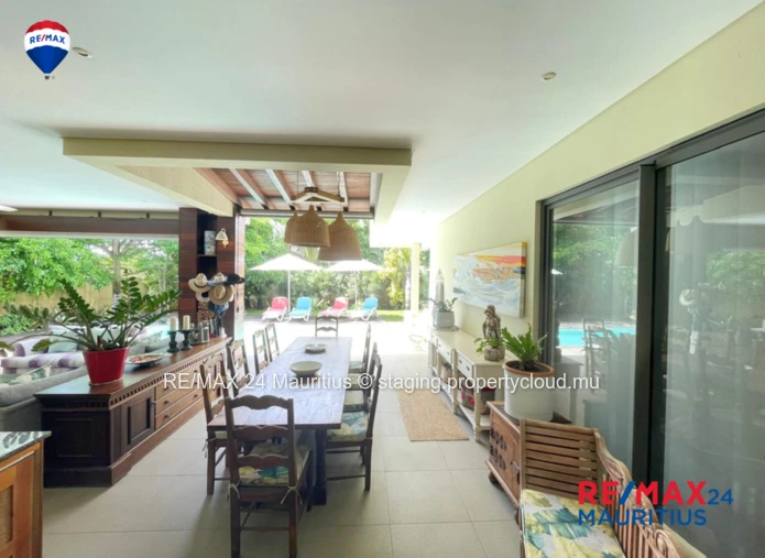 Spacious 3 Bedroom Home with Large Garden &  Pool