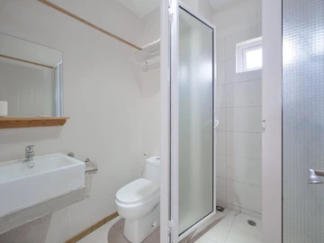 25 Bedroom Hotel