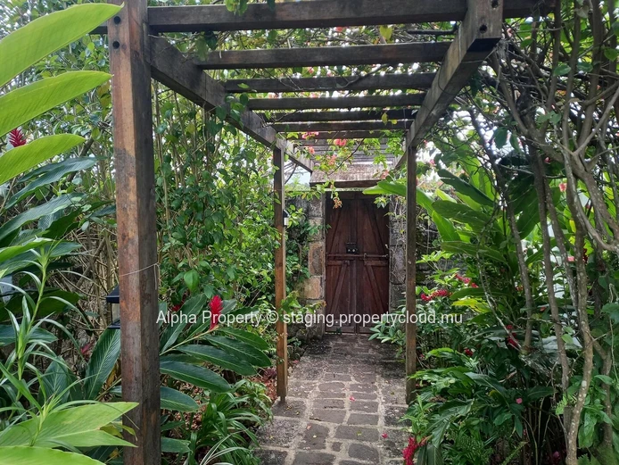 Elegant house to let at Verdun