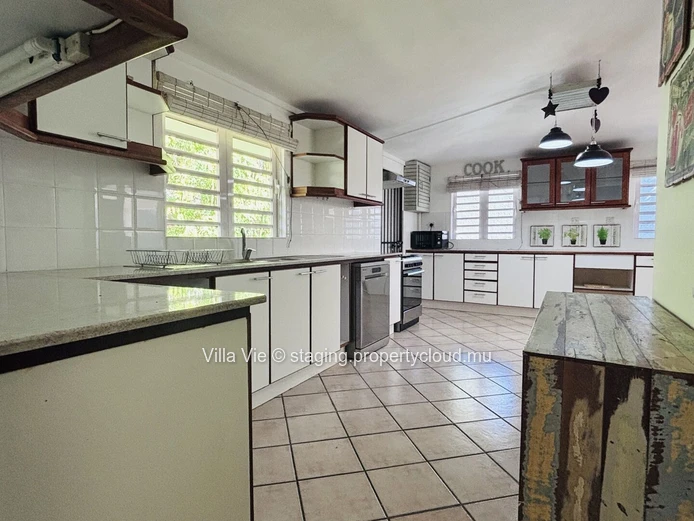 Cap Malheureux - Maison familiale de 3 chambres en-suite avec studio, piscine et accès mer
