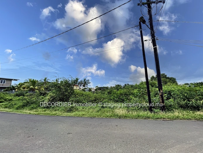 Large residential plot near the beach