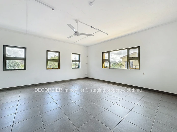 Beautiful Property for Rent – Ideal for Residential or Commercial Use
