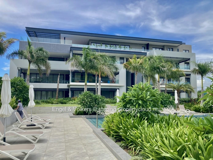 Luxury Living in the heart of golf and beach estate