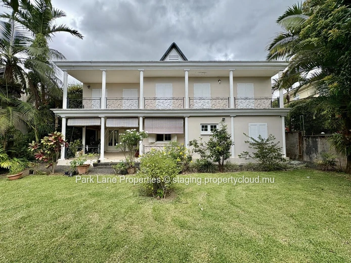 Charmante maison de style colonial avec jardin et vue à Floréal