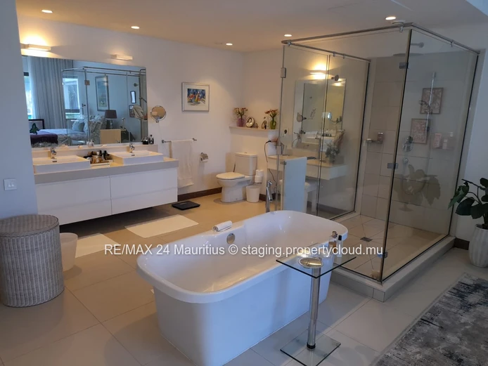 Stunning 3-Bedroom Residence with Private Pool, Jacuzzi, and Direct Beach